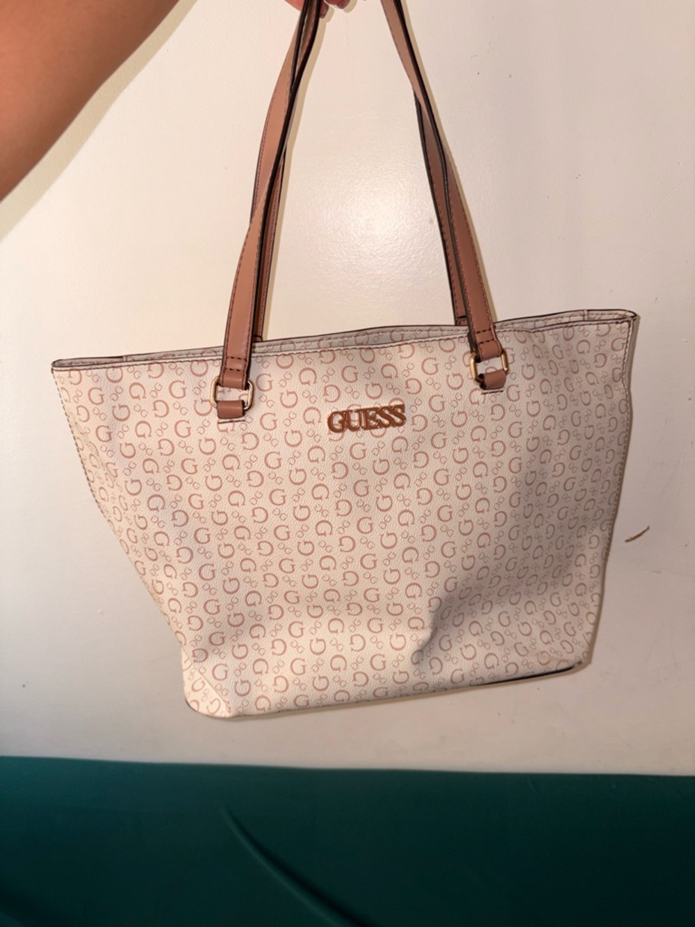 GUESS Cream & Tan Signature Logo Tote